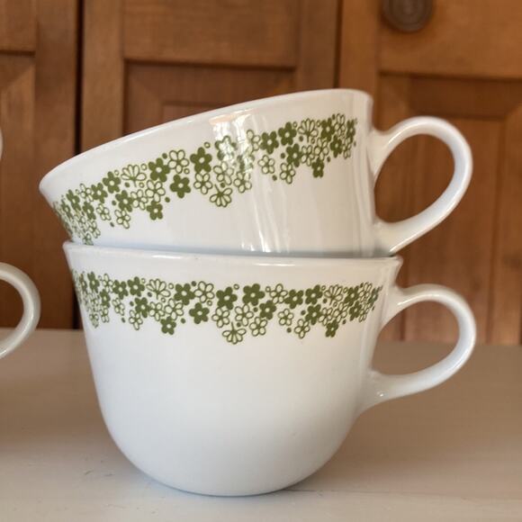 Vintage Corelle “Crazy Daisy” Coffee Cups, Set of 4 - Picture 3 of 9